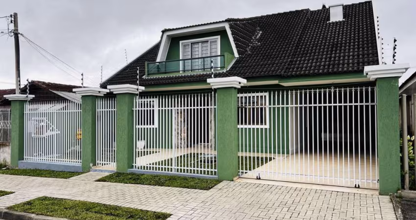 Casa Residencial com 5 quartos  para alugar, 270.00 m2 por R$4650.00  - Xaxim - Curitiba/PR