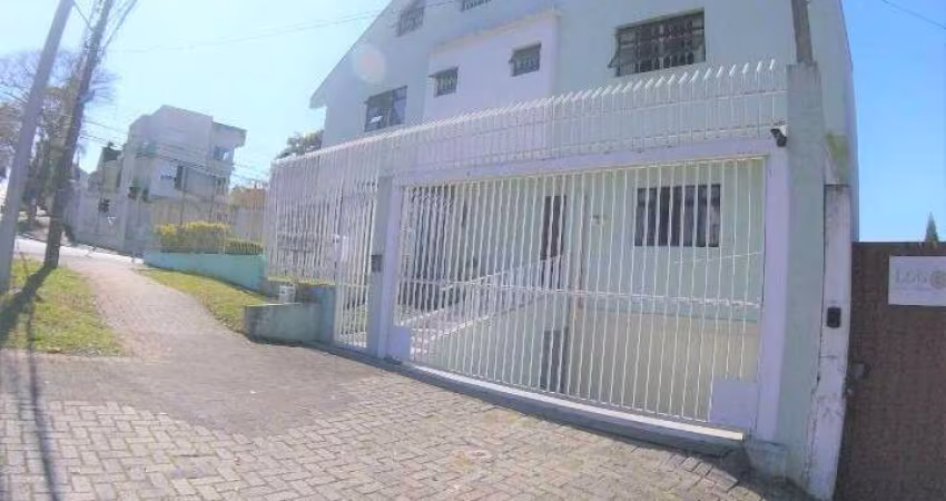 Sobrado à venda, 3 quartos, 1 suíte, 2 vagas, Mercês - Curitiba/PR