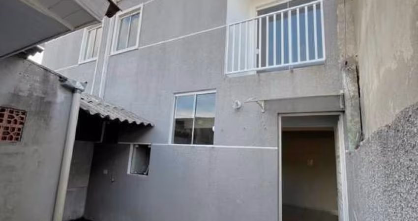 Sobrado com 2 quartos  para alugar, 45.00 m2 por R$1500.00  - Boqueirao - Curitiba/PR