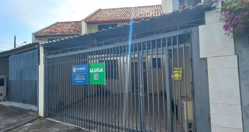 Sobrado com 3 quartos  para alugar, 120.00 m2 por r$2600.00  - xaxim - curitiba/pr