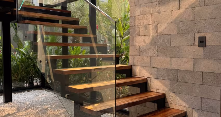 linda Casa sobrado Condomínio Florais do Valle, conforme com charme e sofisticação