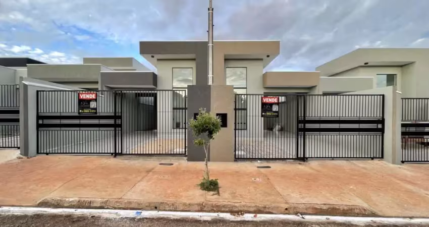 Vende-se Linda Casa Com Corredor Lateral em Sarandi