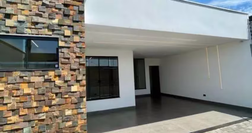 Vende-se Bela Casa Com Piscina no Bom Jardim em Maringá