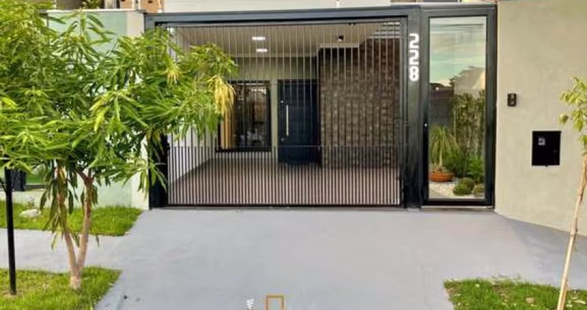 Vende-se Bela Casa Moderna No Jardim Itália II em Maringá