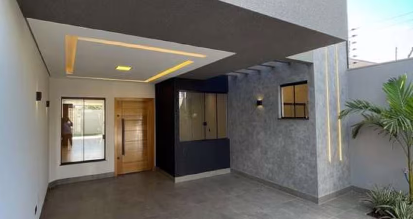 Vende-se Bela Casa Moderna no Jardim Paris II em Maringá