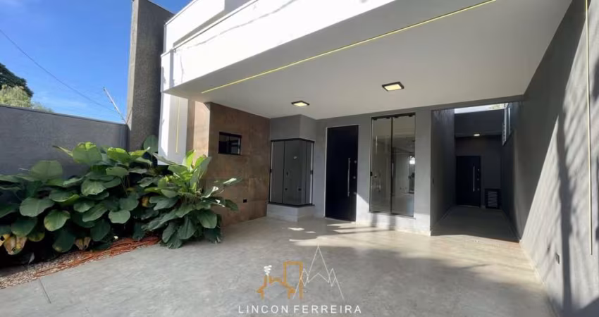 Vende-se Bela Casa Charmosa no Parque Das Palmeiras em Maringá