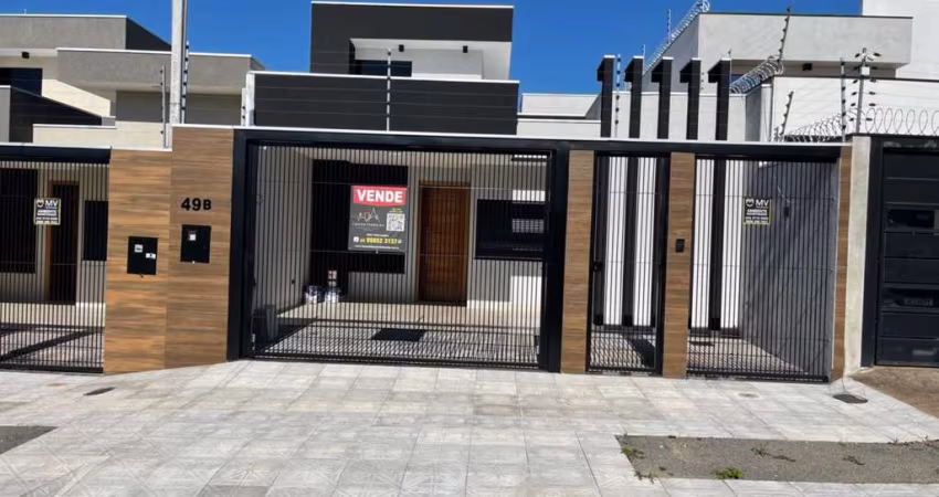 Vende-se Bela Casa Moderna com Piscina no Bom Jardim em Maringá