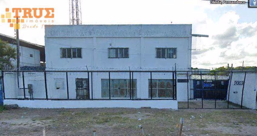 Galpões a beira da pista