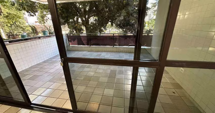 4 quartos, 2 suítes, 2 vagas livres, 205m2