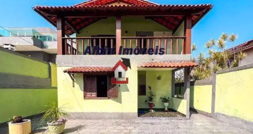 Casa para Venda em Niterói, Camboinhas, 3 dormitórios, 2 suítes, 4 banheiros, 2 vagas