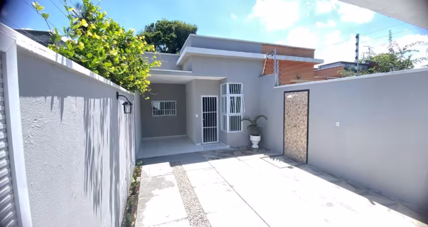 Casa à Venda com 2 quartos, 2 banheiros, 2 vagas e 67m² por R$ 220.000
