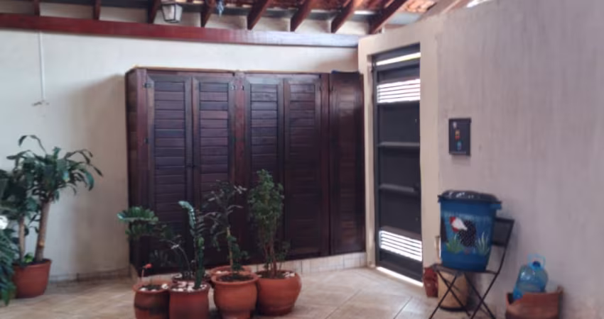 Linda casa no jardim Ipê 2 em.mogi Guaçu