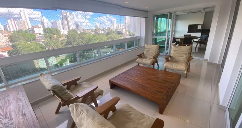 Apartamento 226m² com 4 suítes no Bairro Quilombo