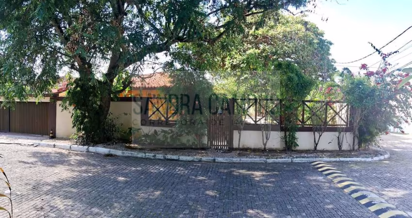 Casa térrea em condomínio na Priscila Dutra!