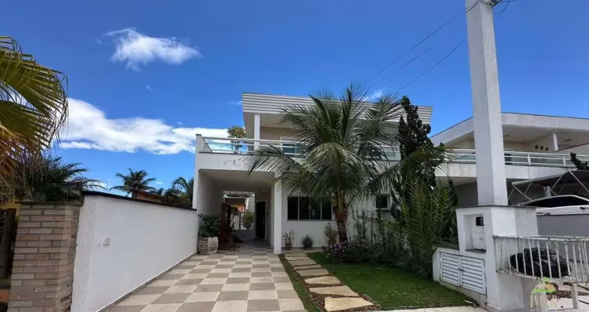 CASA ESPAÇOSA E ACONCHEGANTE À VENDA EM MORADA DA PRAIA, BERTIOGA/SPVenha conhecer essa incrível casa com 3 quartos, 1 suíte, 2 salas, 2 banheiros, 3 vagas de garagem e 214m² de área. Agende sua visit