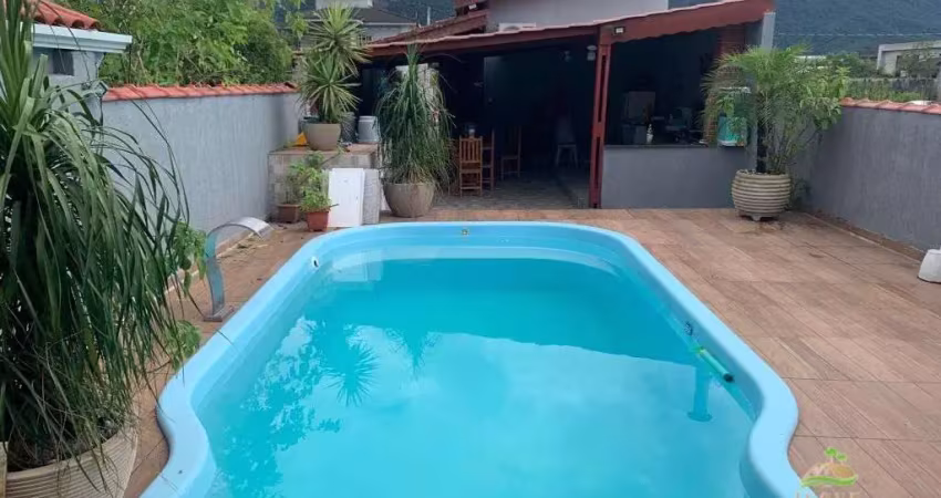 Casa a venda  Morada da Praia - Bertioga - SP: 3 quartos, 2 suítes, piscina e churrasqueira!