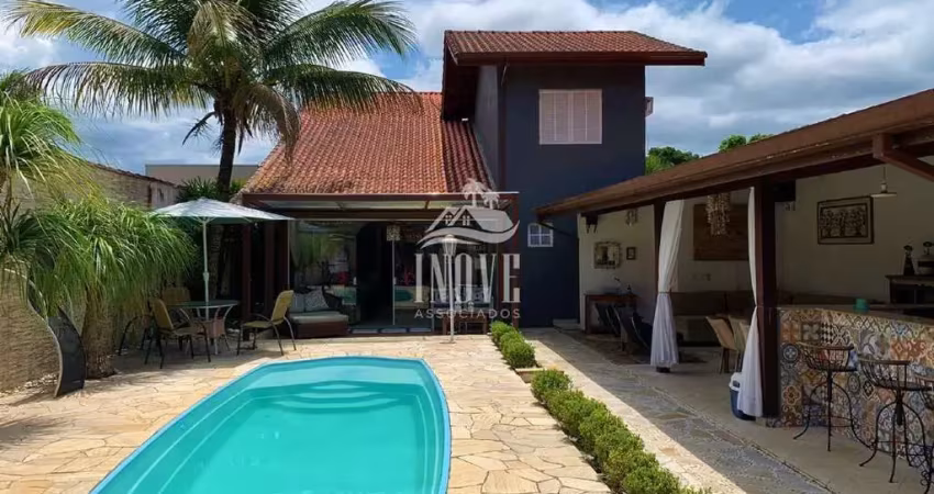Casa de alto padrão em condomínio na Morada da Praia, Bertioga/SP - 6 quartos, 4 suítes, 3 salas, 5 banheiros, 4 vagas - Imperdível!