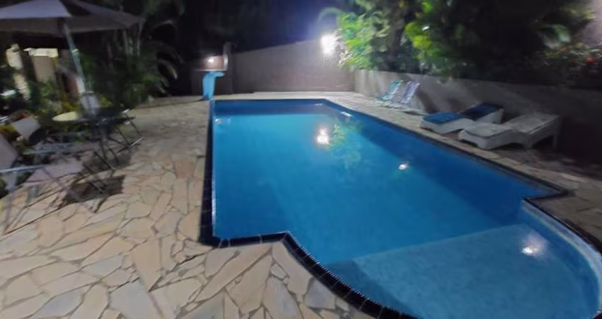 CHàCARA EM CONDOM&#205;NIO FECHADO