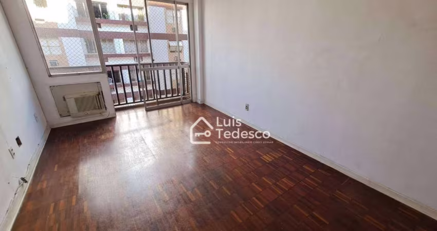 Apartamento com 1 dormitório à venda, 57 m² por R$ 300.000 - Itararé - São Vicente/SP