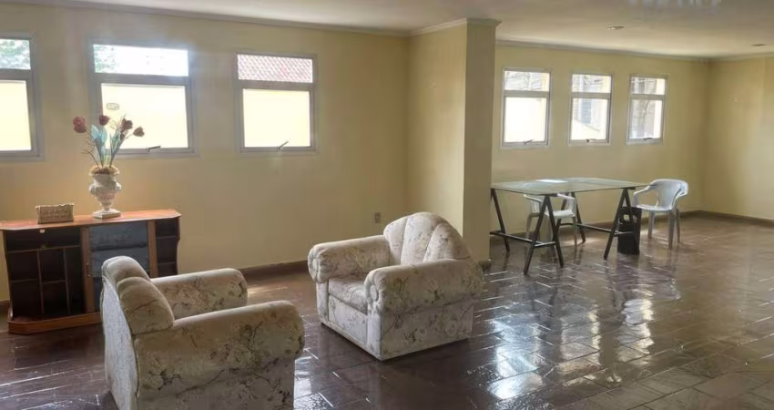 Ótimo apartamento Bairro Redentora - 50m² - Portaria, elevador, armários, 1 vaga coberta.
