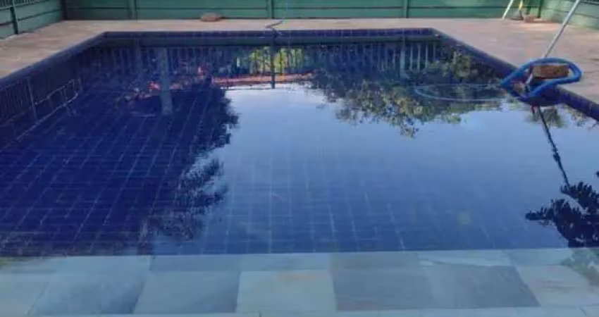 Chácara à venda com 4 dormitórios e piscina
