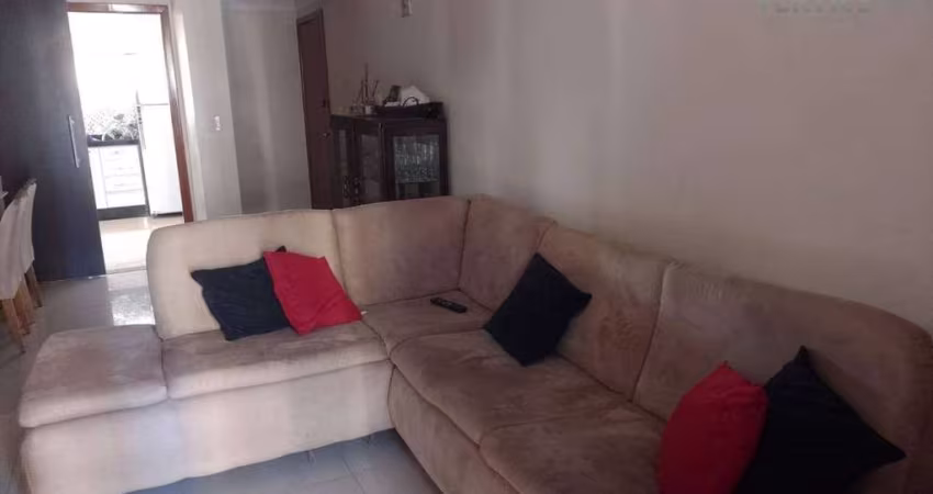 Apartamento 1º Andar, 3 dormitórios, armários, ar condicionado, ventiladores - Vaga 2 carros - Próximo HB e Muffato JK