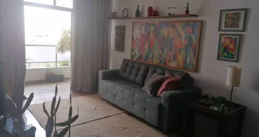 Apartamento com 3 dormitórios à venda, 140 m² por R$ 530.000