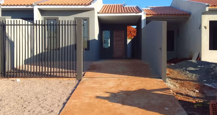 CASA COM 2 QUARTOS, COM TERRENO NOS FUNDOS, NO TERRA LIZ UVARANAS