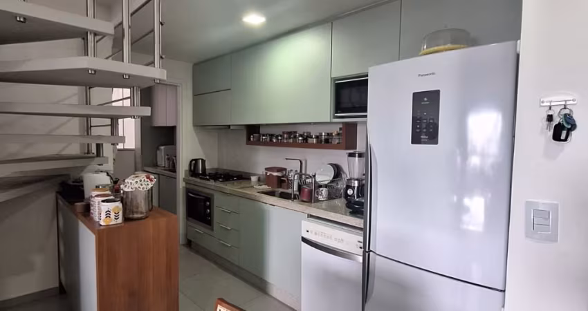 Apartamento com 03 dormitorios