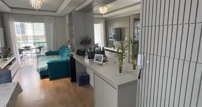 Apartamento com 02 dormitórios