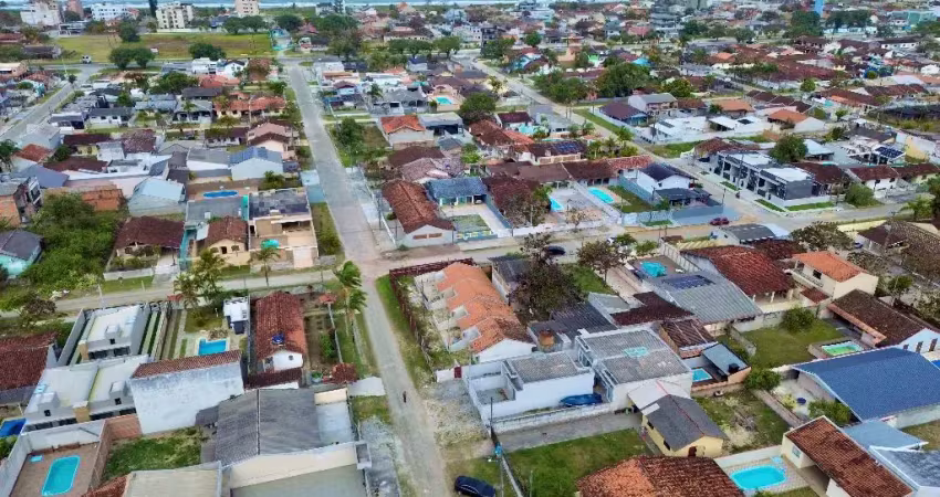 Casa com 3 quartos à venda na Avenida Paranaguá, 253, Balneário Monções, Matinhos
