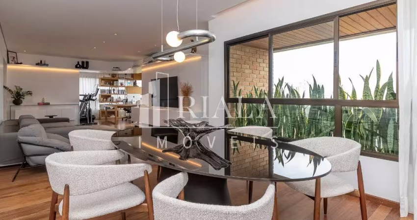 Cobertura excepcional com 342 m², 4 quartos sendo 2 suítes à venda no bairro Vila Madalena