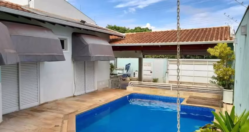 Bela Casa a venda no Jardim Celiamar