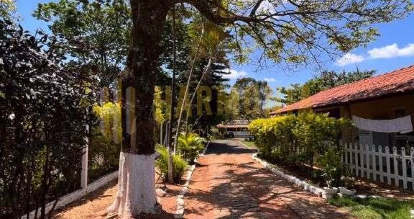 Bela chácara a venda na chácara Flora.