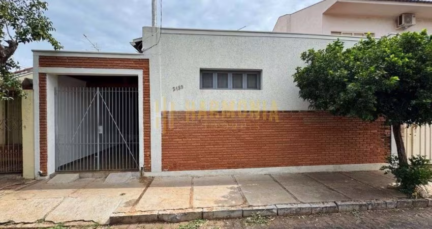Casa com excelente localização, próximo ao Hospital Santa Casa, no centro da cidade.