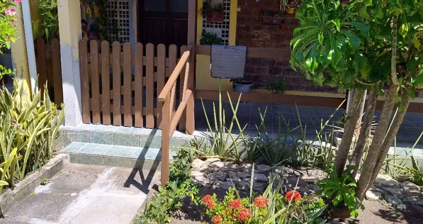 Linda casa próximo a praia e junto a natureza