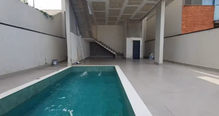 Casa nova a venda 297 m² 3 quartos 1 suíte 6vagas condomínio Granja Vianna Cotia - SP