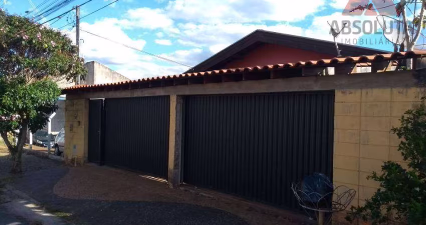 Excelente casa em terreno de 324m² com 03 dormitórios (01 suíte)