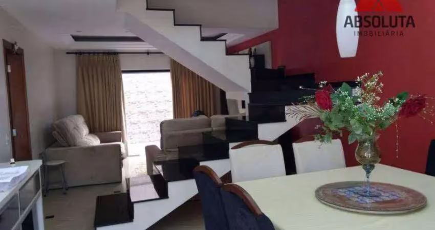 Casa com 03 dormitórios