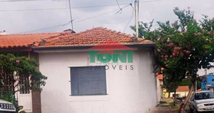 Imperdível! Casa à venda em Salto-SP, na Vila Teixeira, com 2 quartos, 1 sala, 1 cozinha, 1 banheiro, 2 vagas de garagem e 125m².