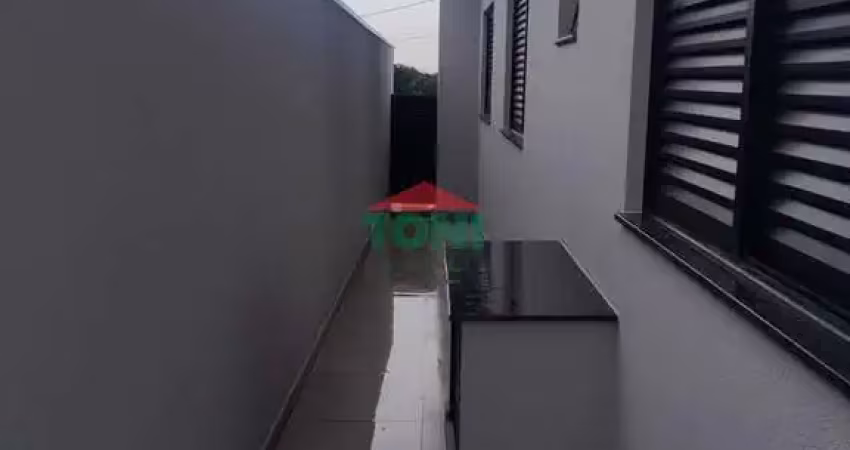Casa em Condomínio à Venda em Salto-SP no Residencial Lagos D'icaraí - 3 Quartos, 1 Suíte, 2 Salas, 4 Banheiros, 2 Vagas - 152,71 m².