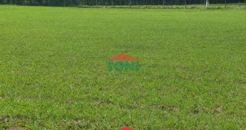 Terreno à venda no Condomínio Residencial Pinheiros do Lago, Alambari 