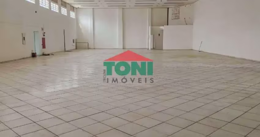 Salão comercial de 842m² no centro de salto, para venda/locação.