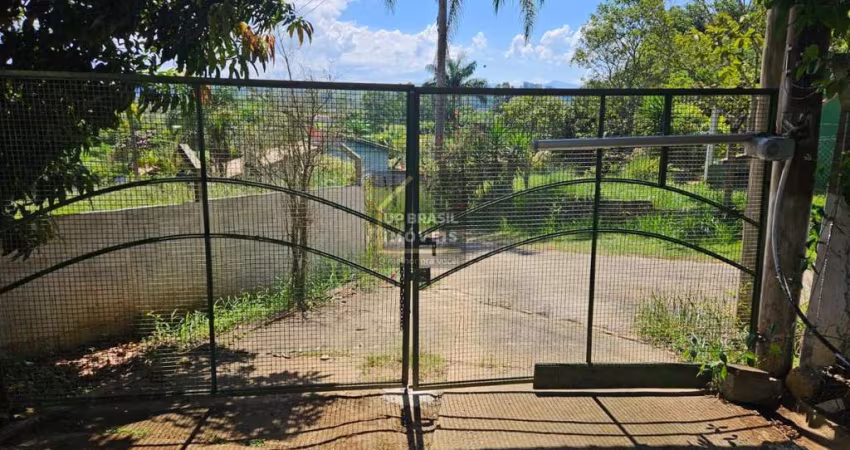 Chácara para Venda em Taubaté, Jardim Sandra Maria, 3 dormitórios, 1 suíte, 2 banheiros, 6 vagas