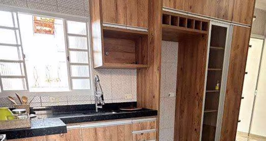 Casa para Venda em Taubaté, Jardim do Lago, 3 dormitórios, 1 suíte, 2 banheiros, 3 vagas