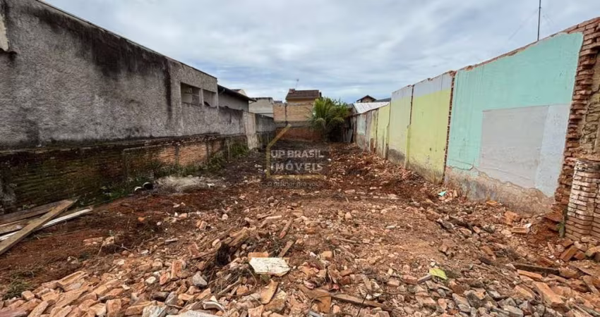 Terreno para Venda em Taubaté, Vila São Carlos