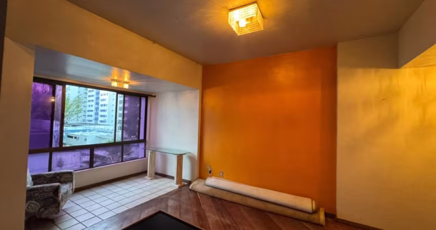 Apartamento Quatro Quartos para Venda na Pituba