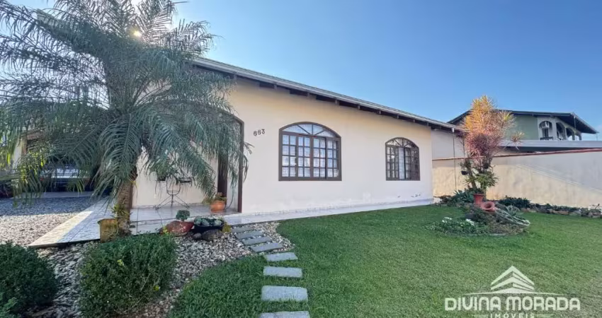 Casa plana averbada no bairro iririú com 108m² - aceita financiamento.