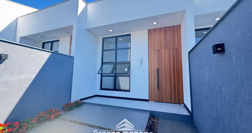 Geminado com suíte planta baixa no bairro iririú, zona leste de joinville/sc.