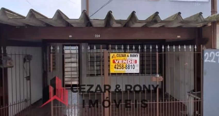 Casa à venda na Rua Ponte de Moraes, 229